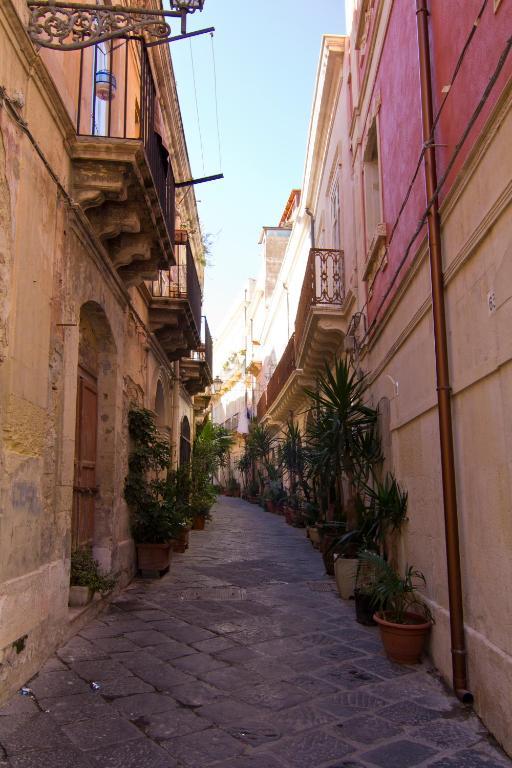 La Via Della Giudecca 3*